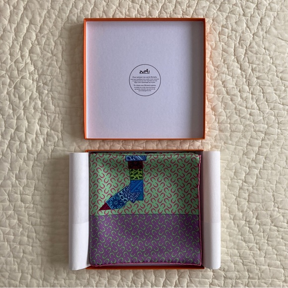 Brand New Hermes A Cheval Sur Mon Carre Silk Scarf - Picture 15 of 15